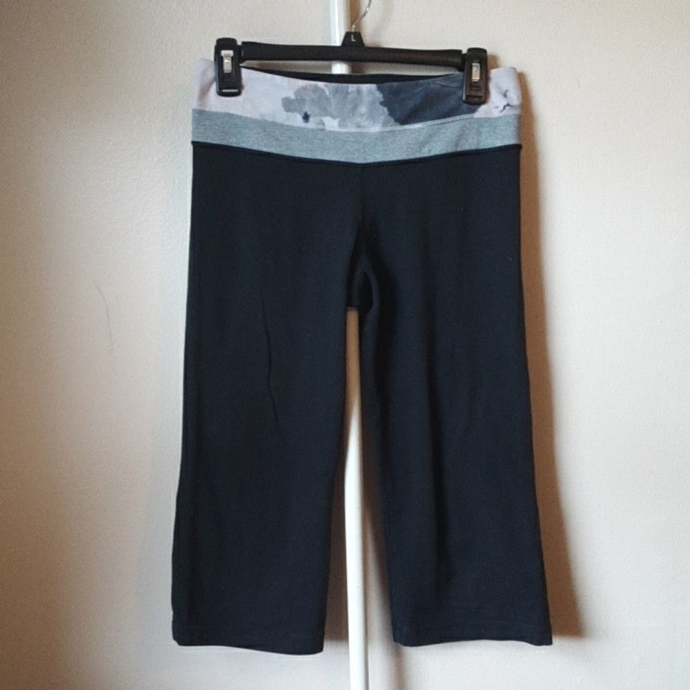 LULULEMON TIE DYED CAPRI YOGA PANTS SIZE 6